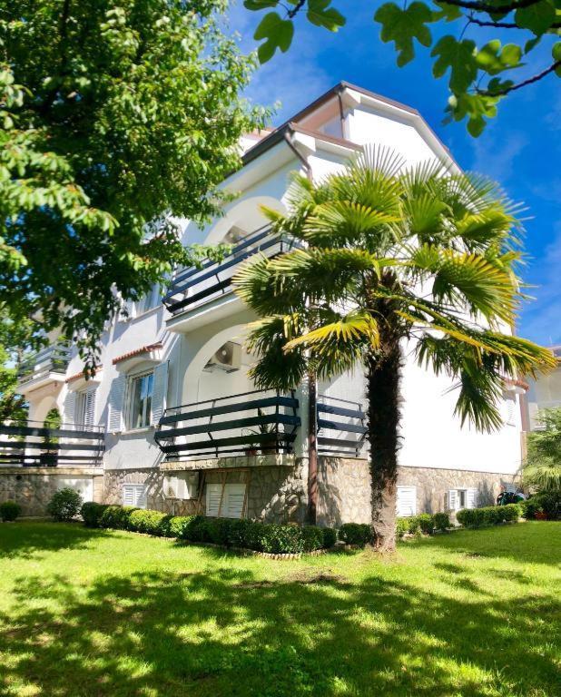 Apartments Bella Vita 2 Malinska Luaran gambar